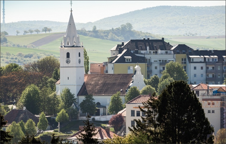 VOGLER Sanierung Pfarrkirche Mattersburg außen