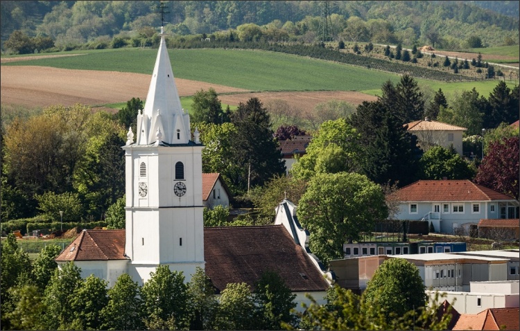 VOGLER Sanierung Pfarrkirche Mattersburg außen