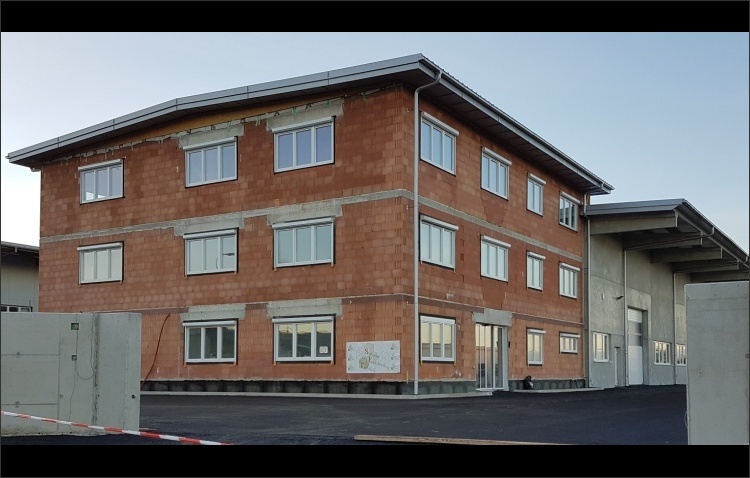Neubau Gewerbehalle