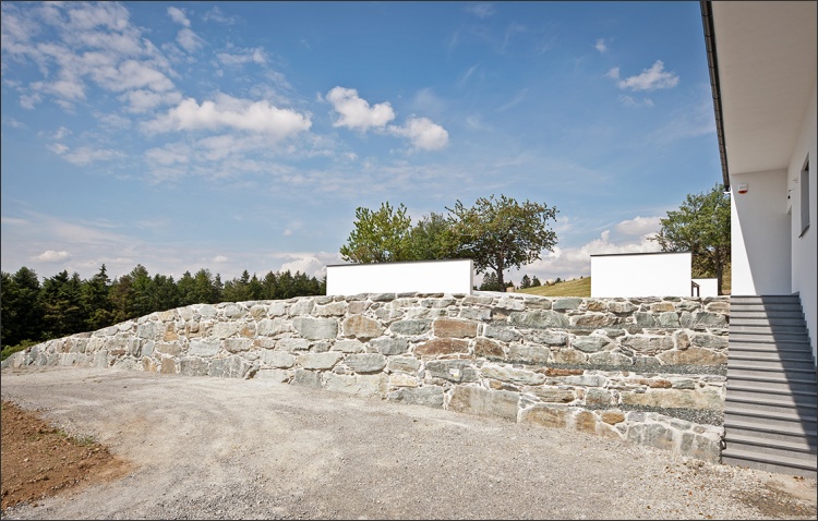 Natursteinmauer